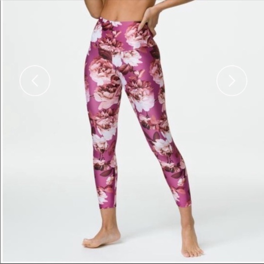 Onzie High Rise Rose Leggings Size Large